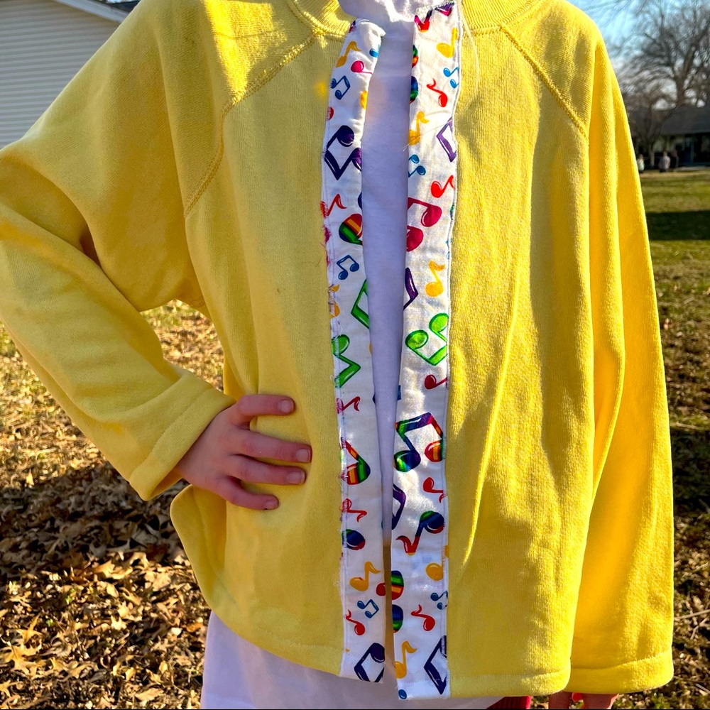 Hand sewn not perfect 💚 up cycled kids sweater 💚